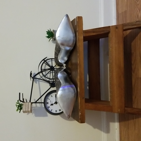 High Heels - Picture 2 of 6